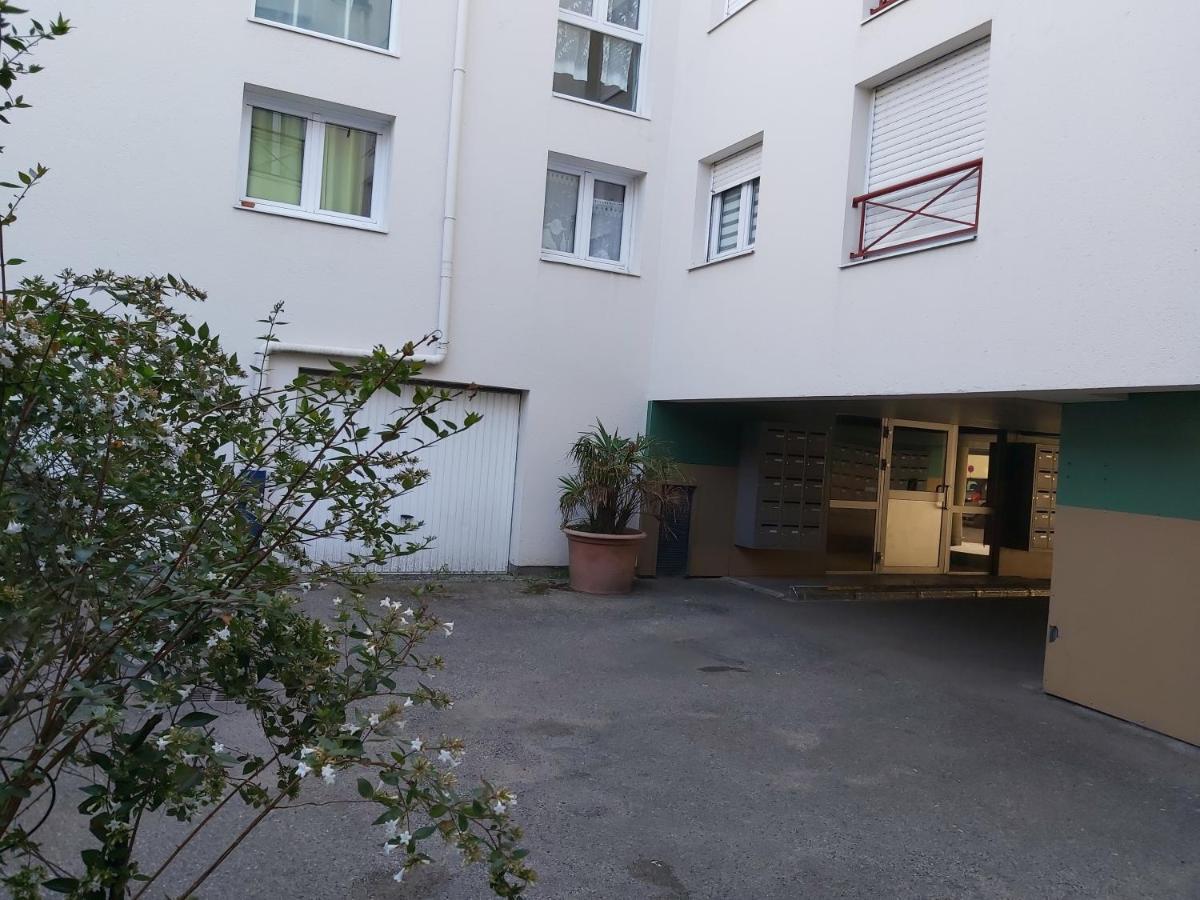 T2 Parking A Reserver Wi-Fi 10' A Pied Du Port Vannes Exterior foto